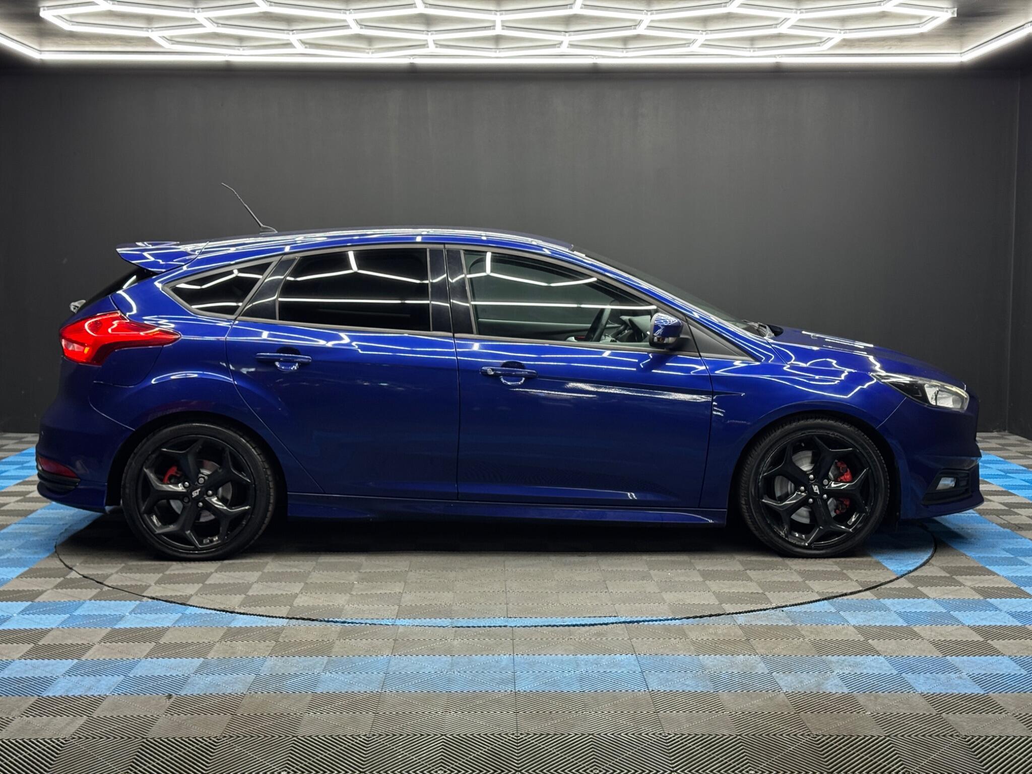 Ford Focus - Image 4