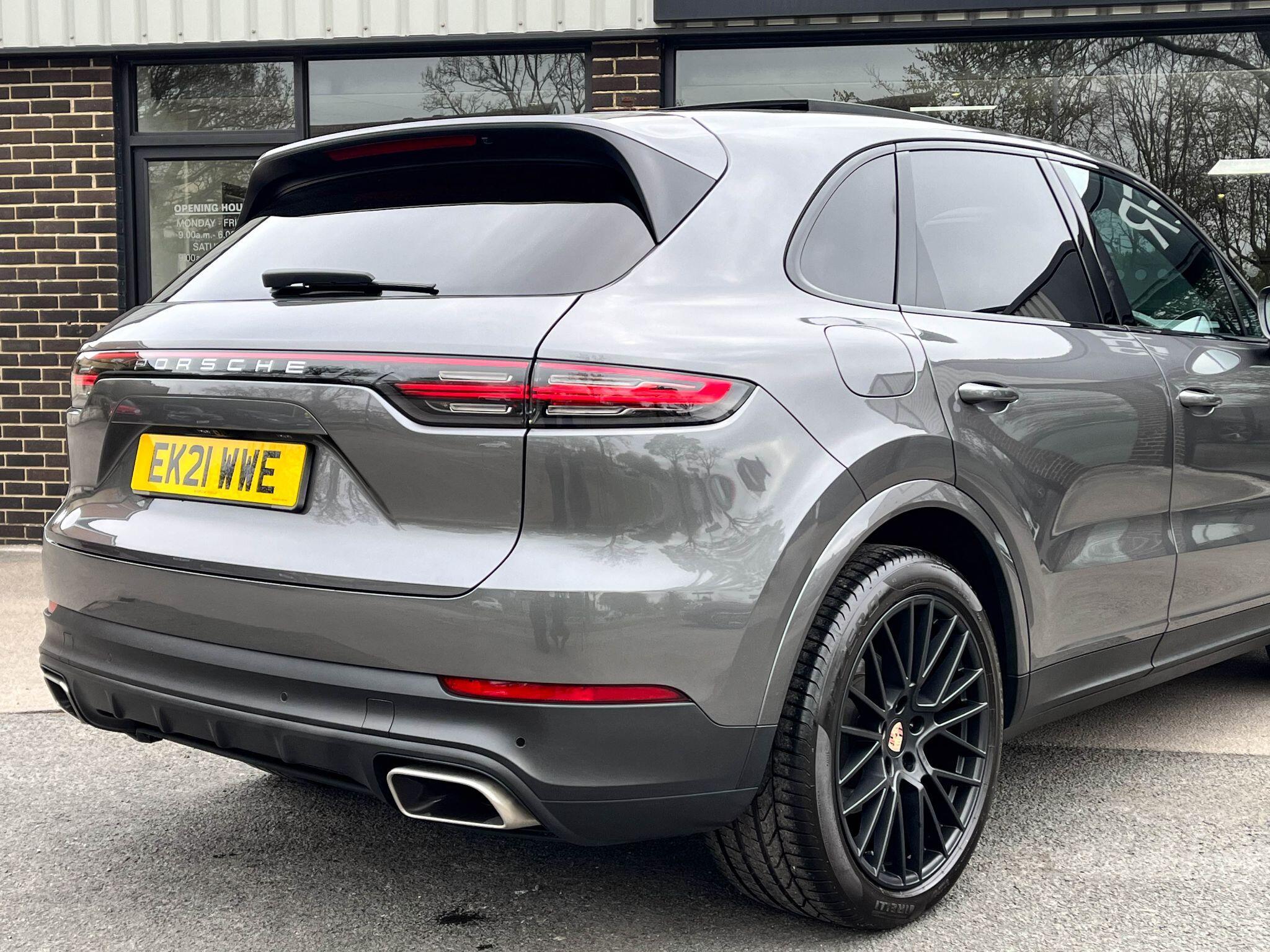 Porsche Cayenne - Image 26