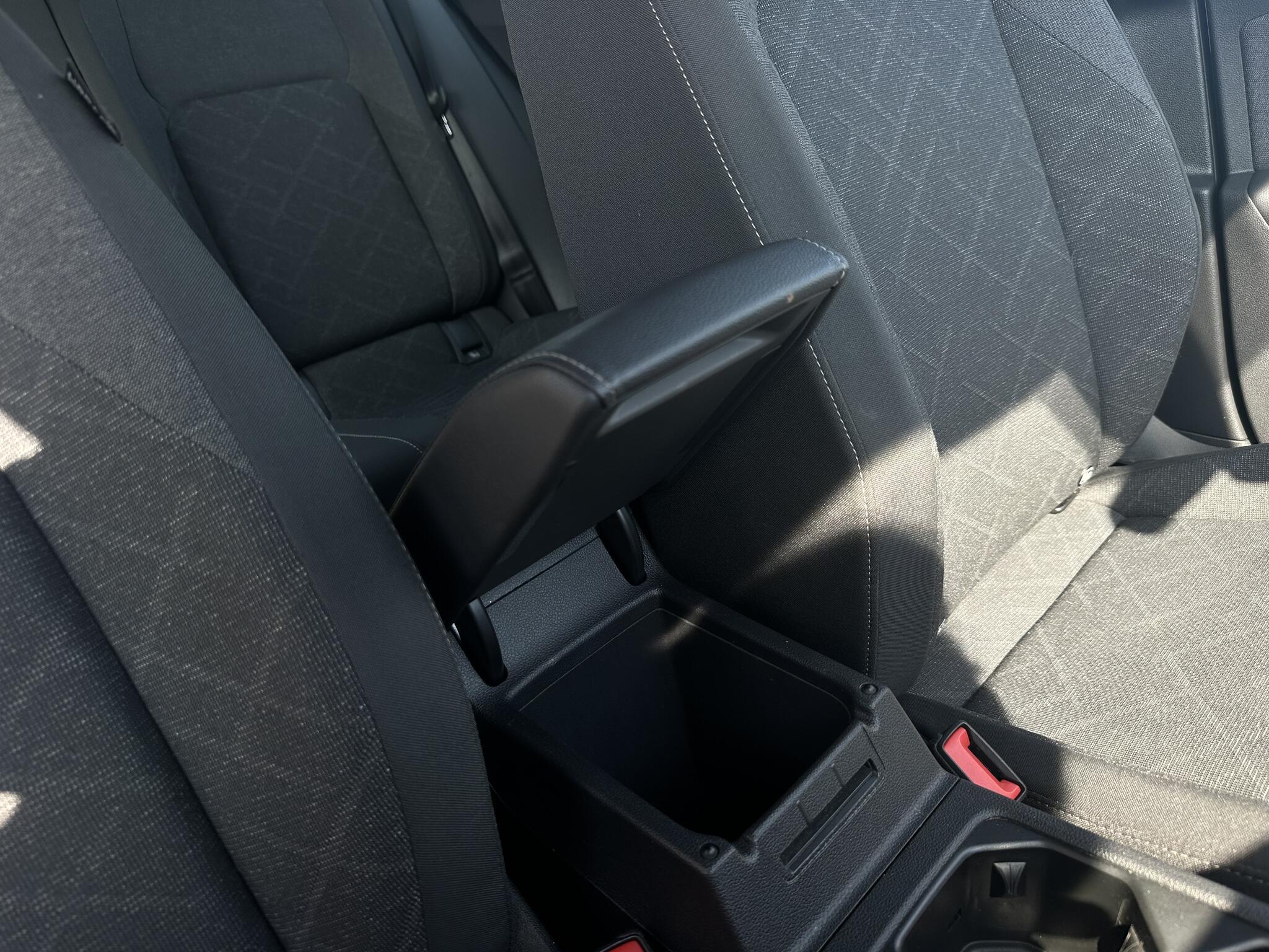 Volkswagen Golf - Image 19