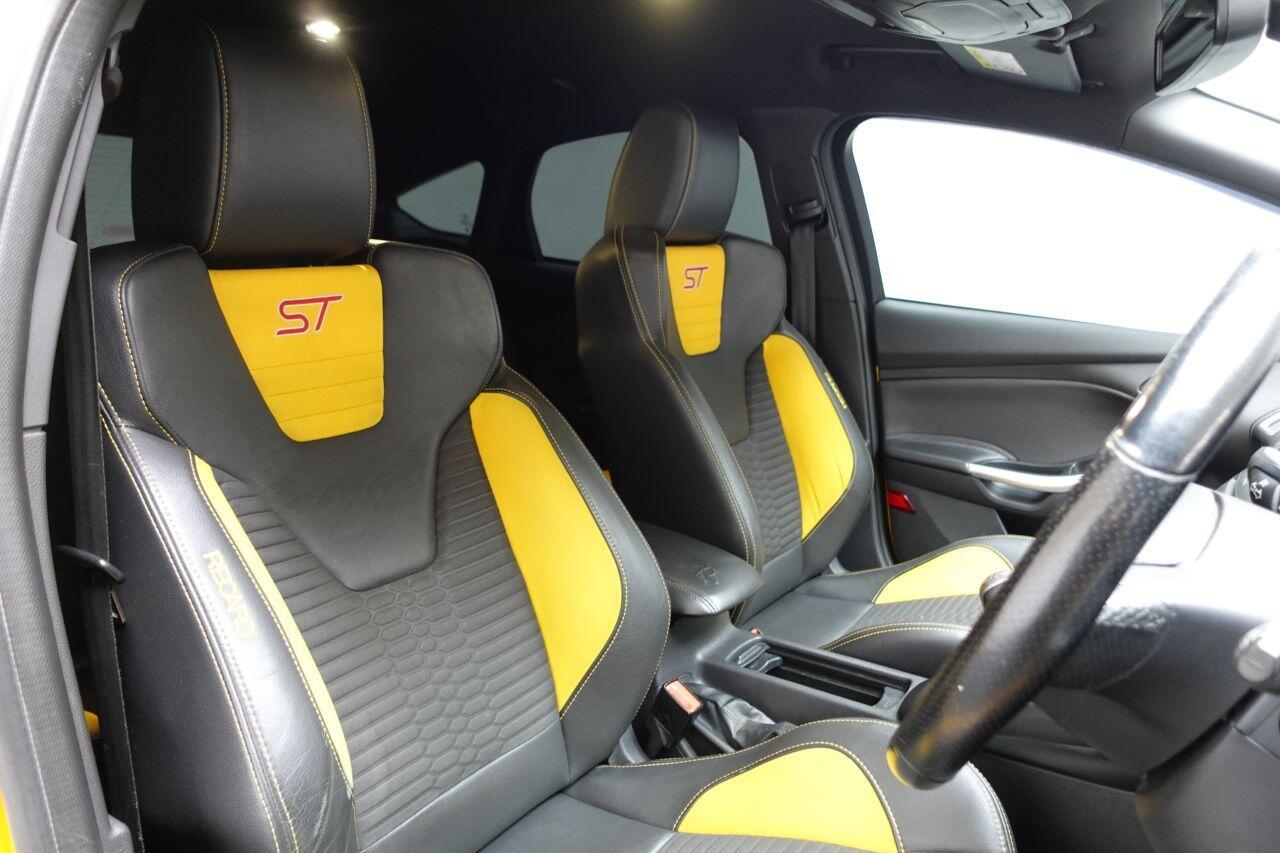 Ford Focus - Image 3