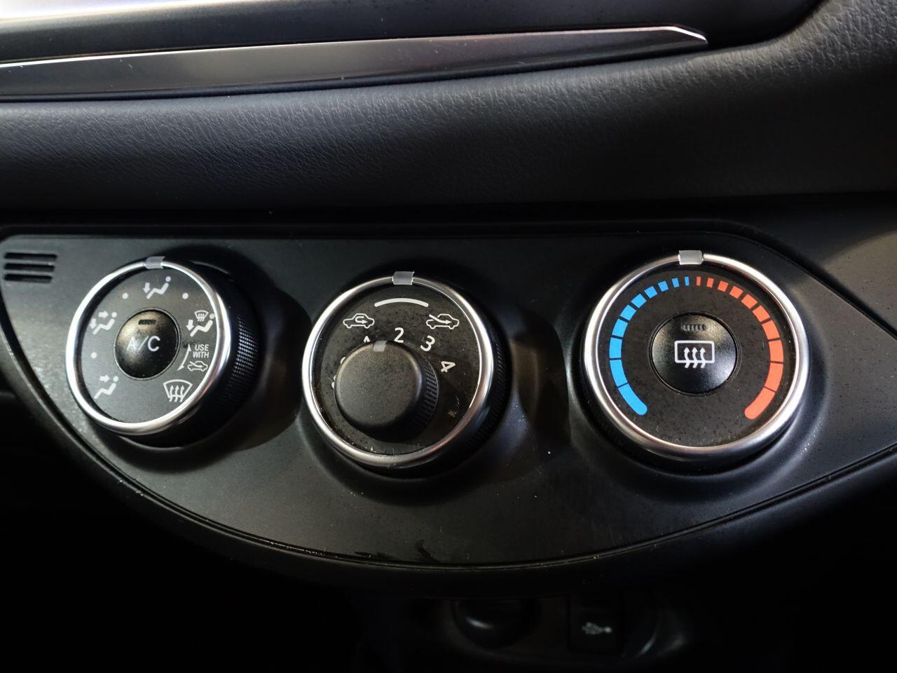 Toyota Yaris - Image 16