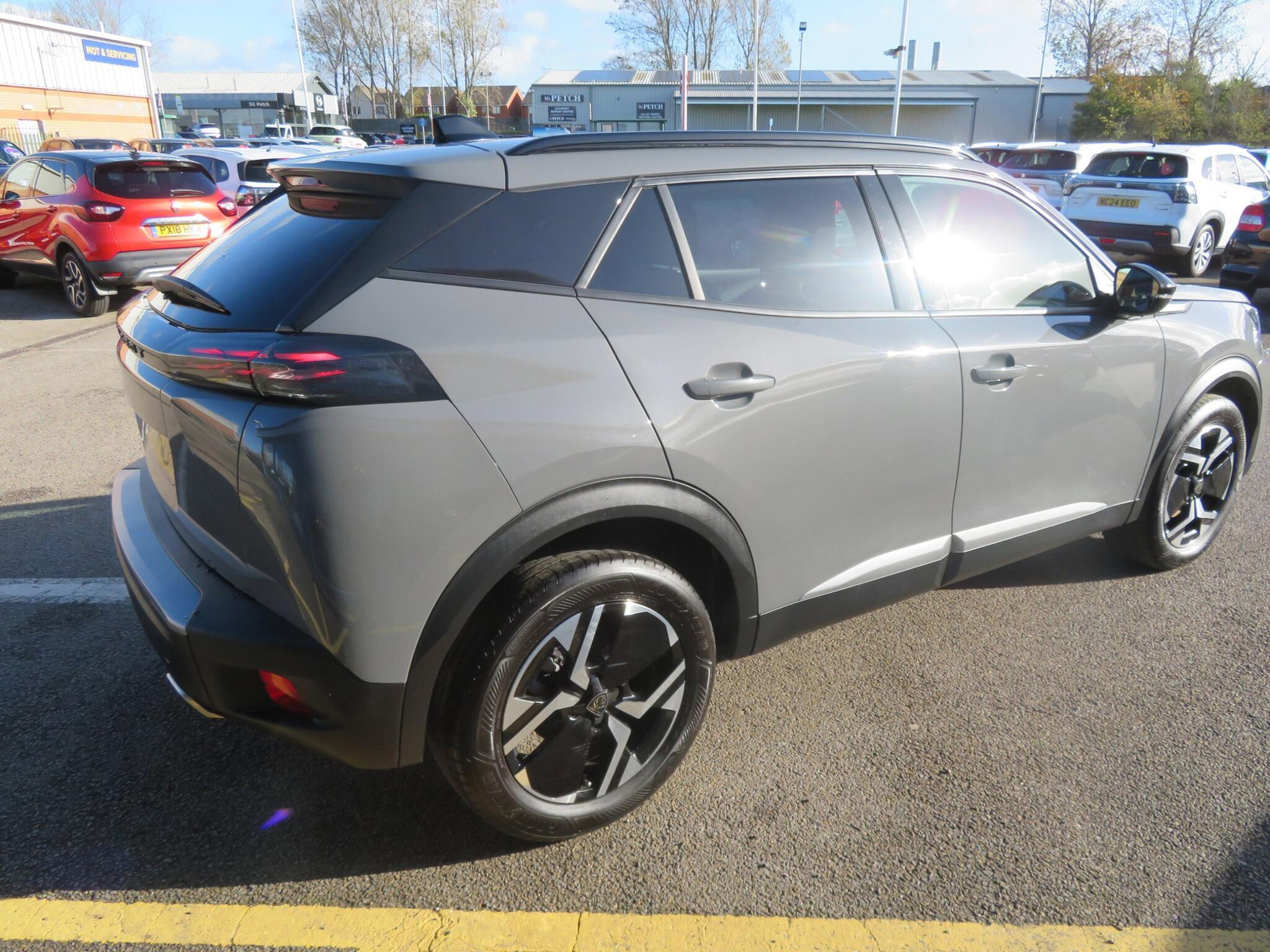 Peugeot 2008 - Image 9