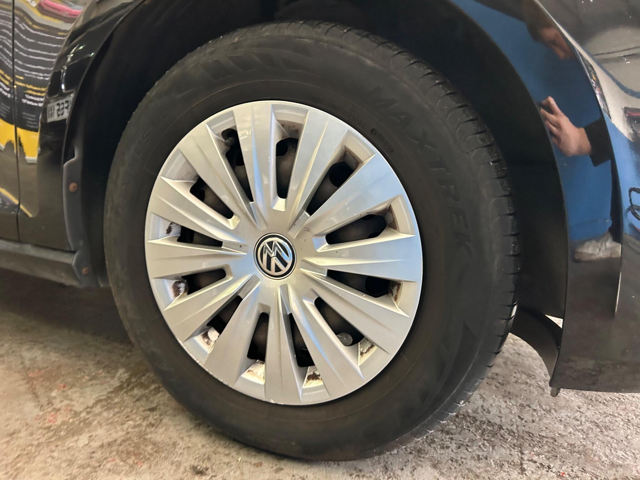 Volkswagen Golf - Image 22