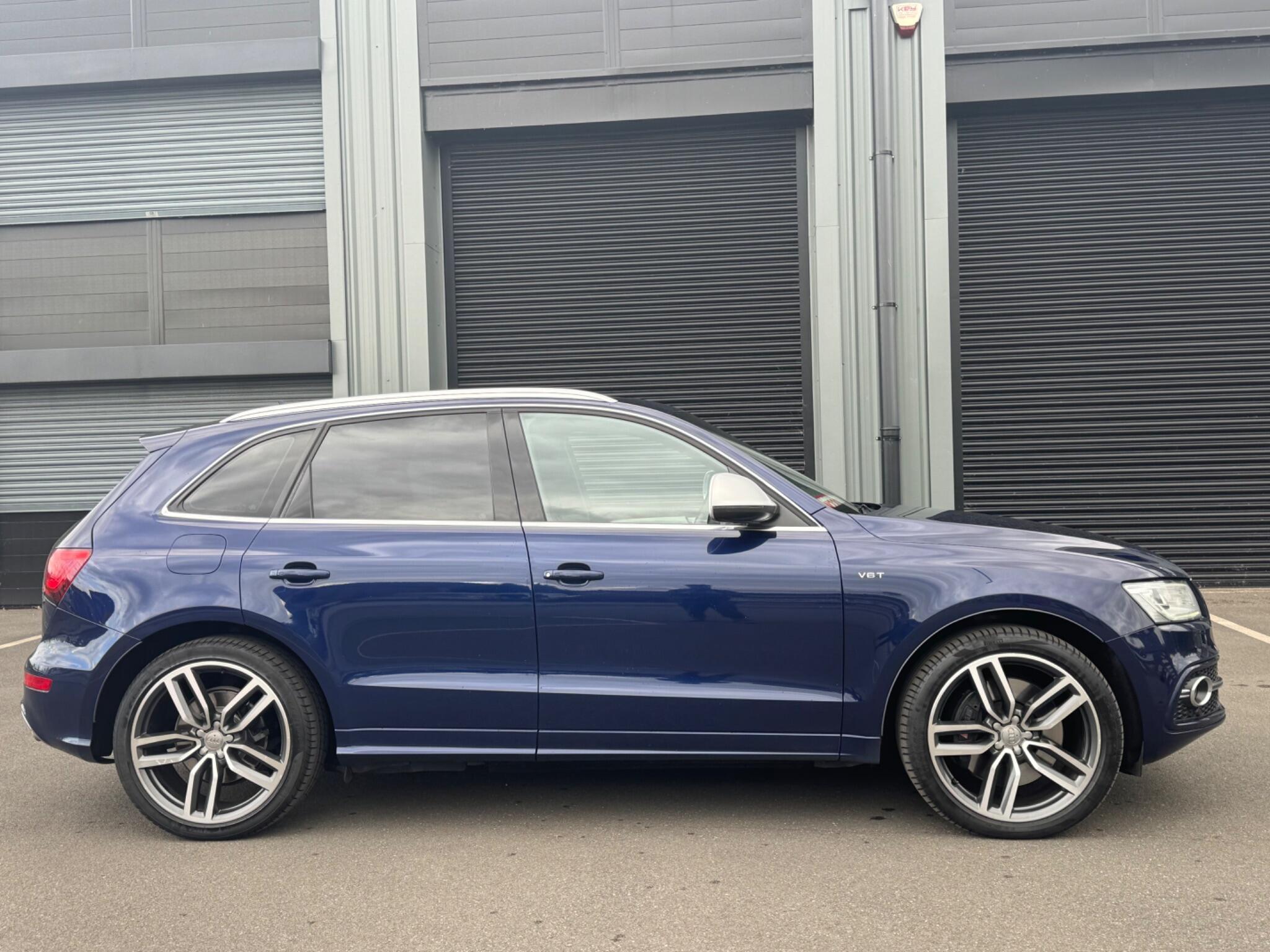 Audi SQ5 - Image 17