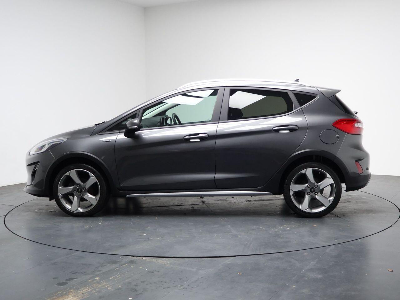 Ford Fiesta - Image 8