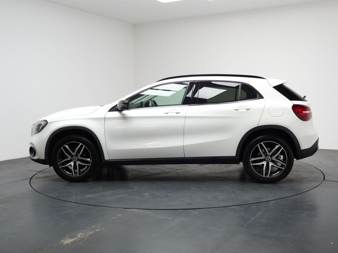 Mercedes-benz GLA - Image 8
