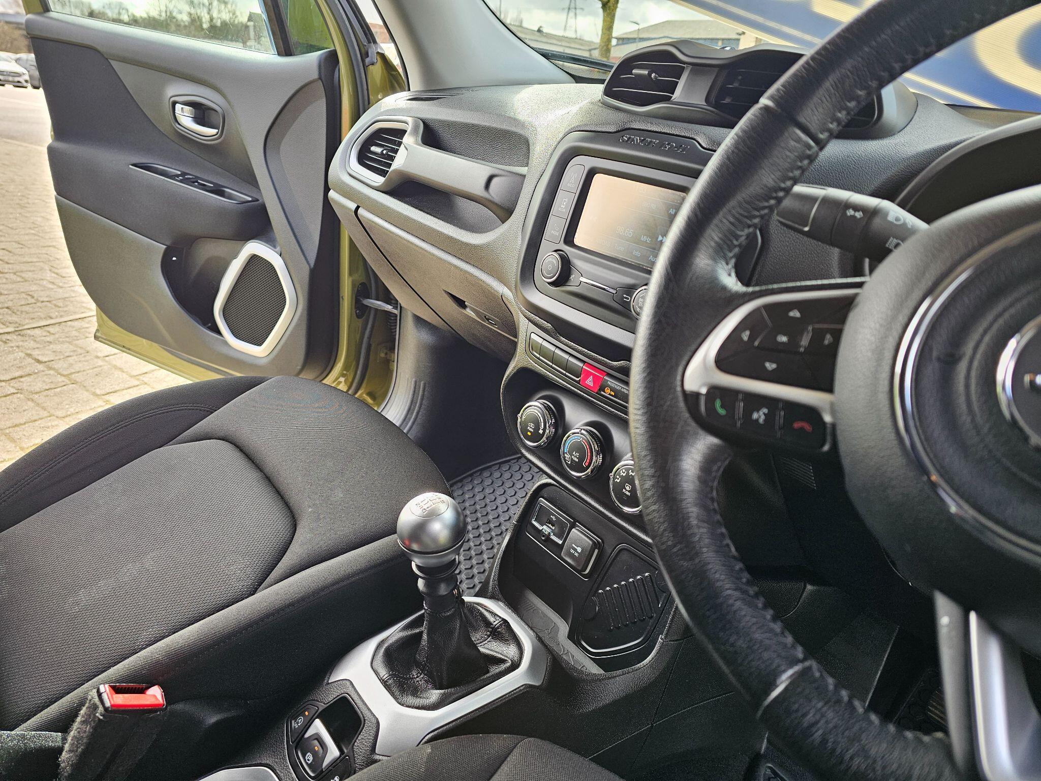 Jeep Renegade - Image 20