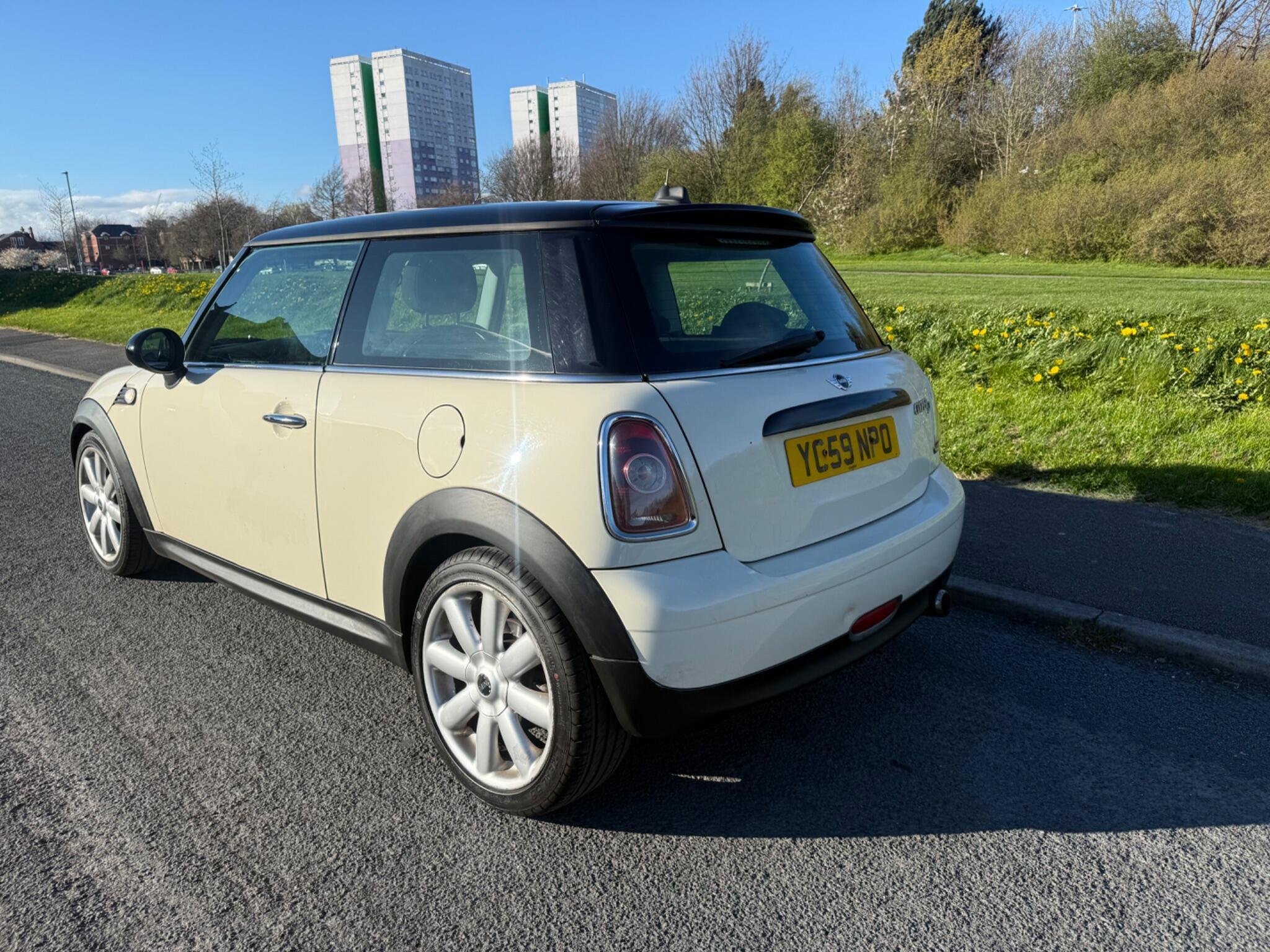 MINI Hatch - Image 4