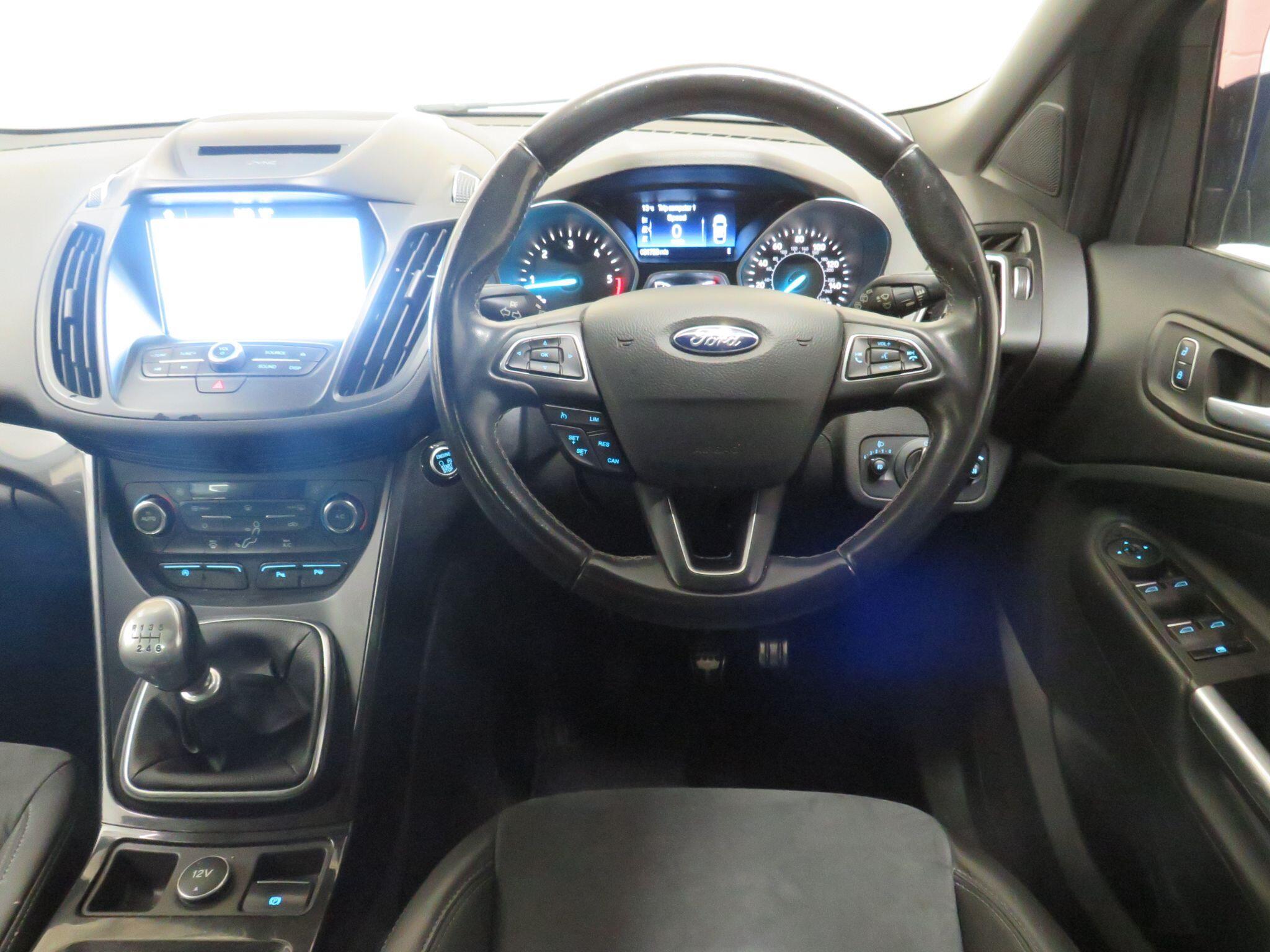 Ford Kuga - Image 14