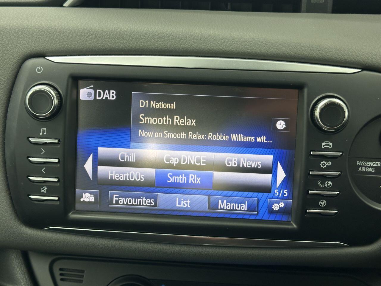 Toyota Yaris - Image 27