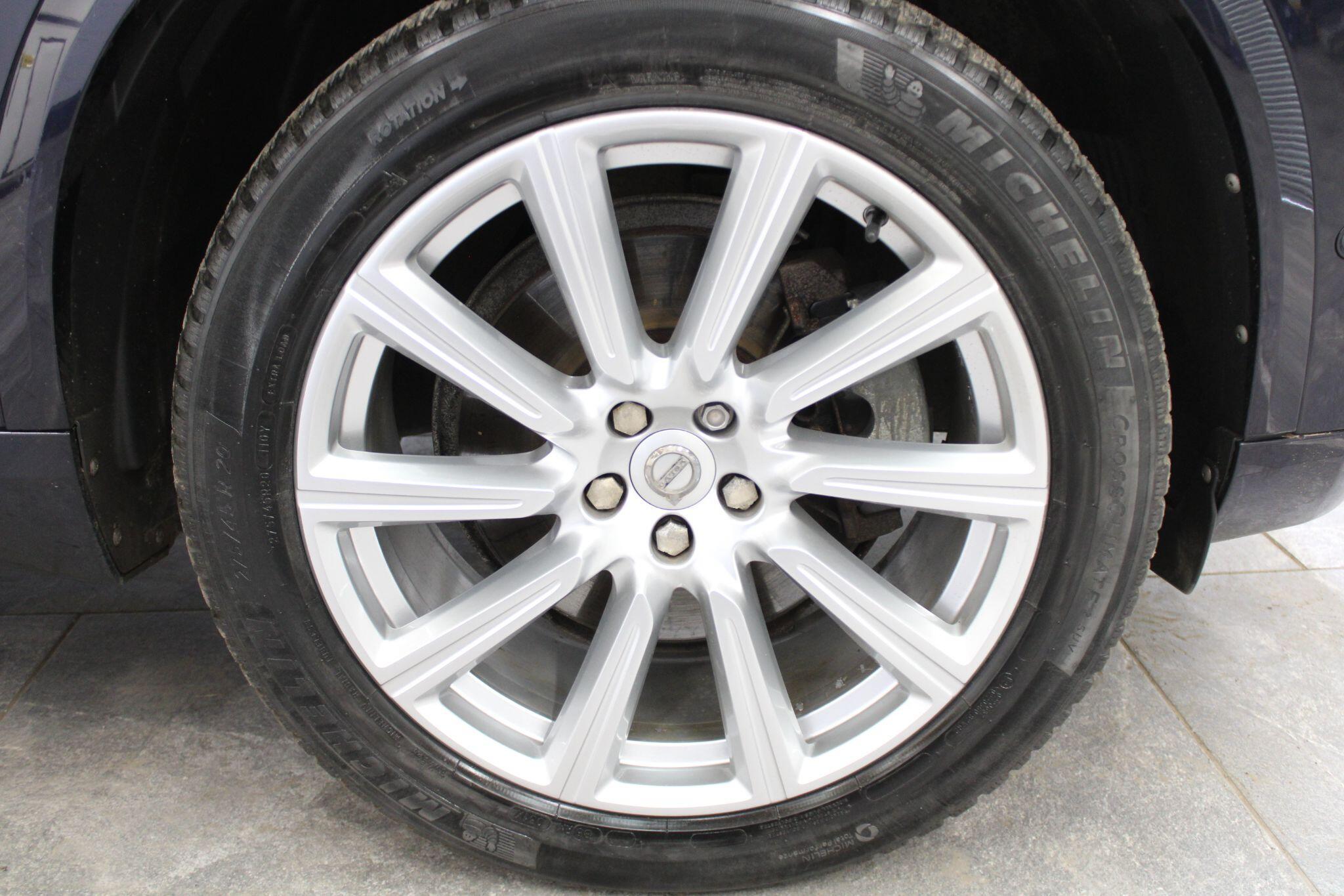 Volvo XC90 - Image 35