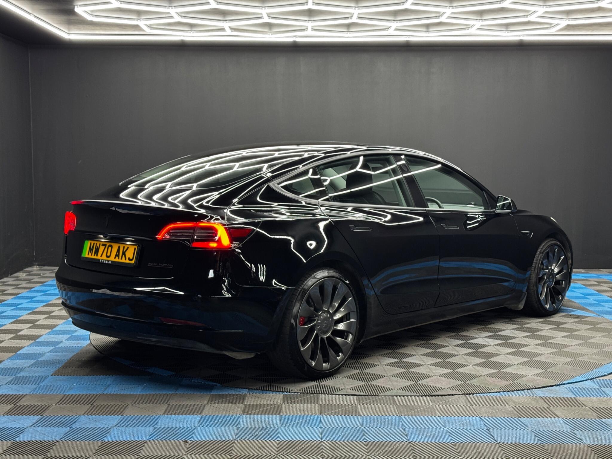 Tesla Model 3 - Image 5