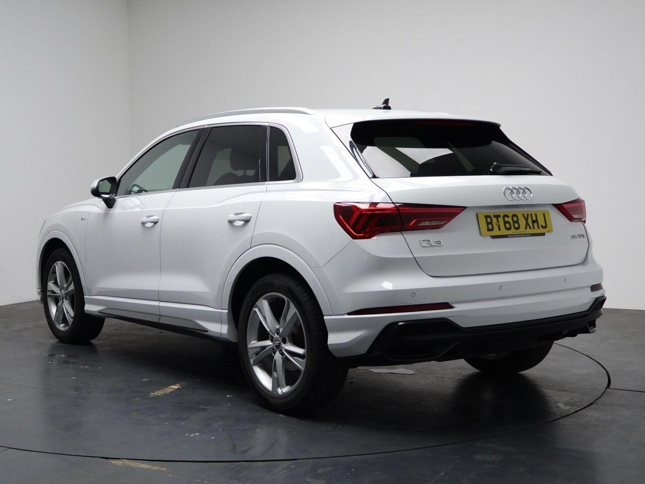 Audi Q3 - Image 13