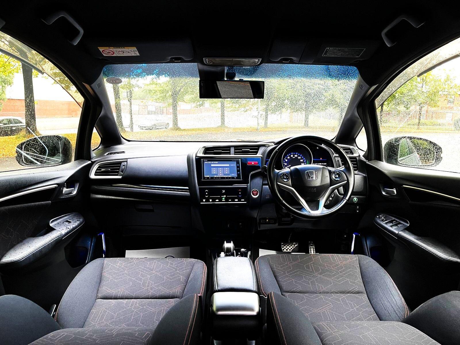 Honda FIT - Image 19