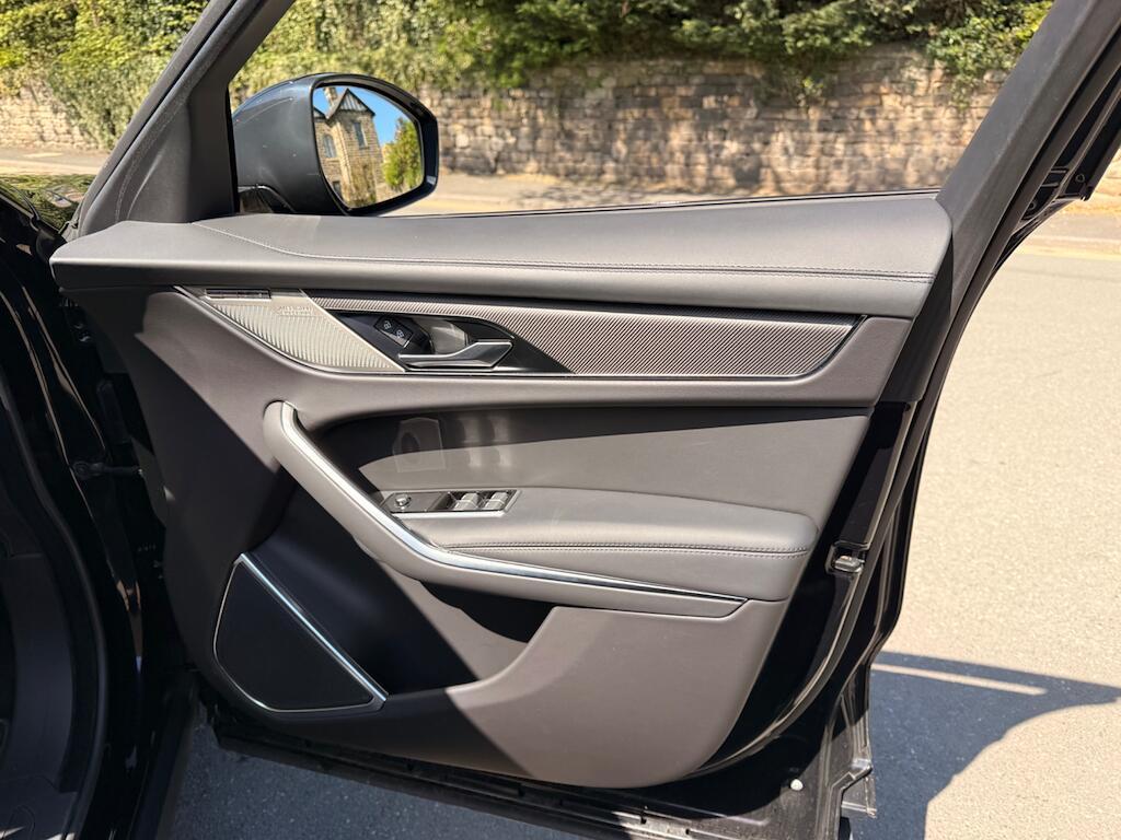Jaguar F-Pace - Image 29