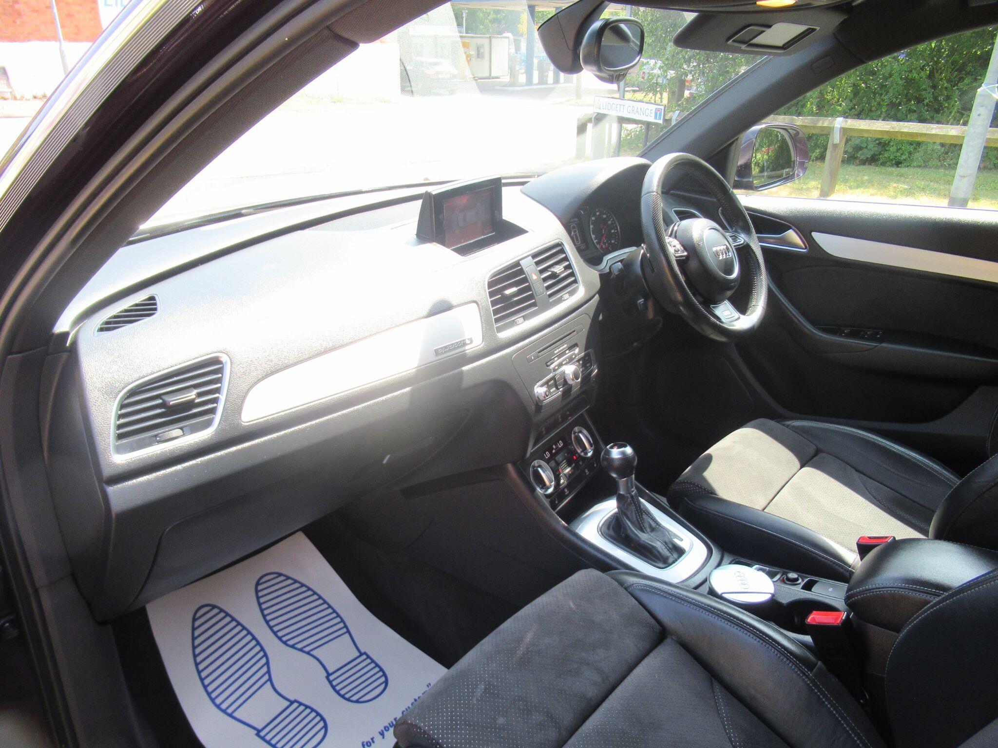Audi Q3 - Image 15