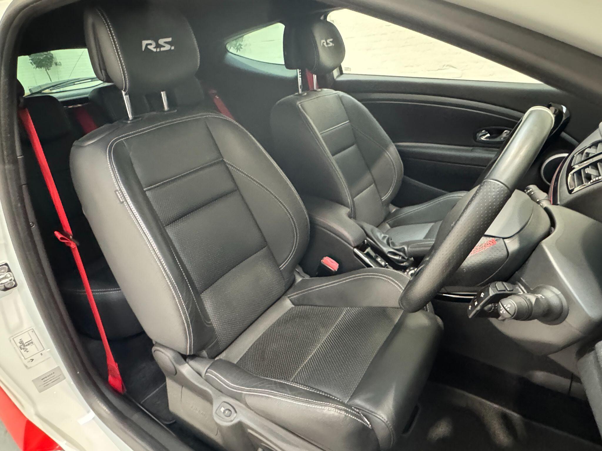 Renault Megane - Image 73
