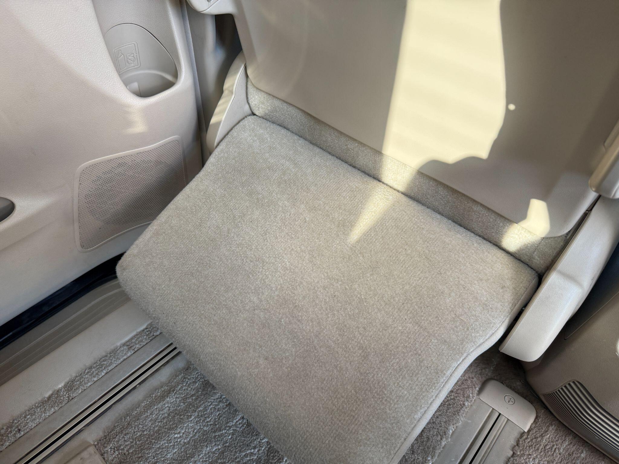 Toyota Alphard - Image 39