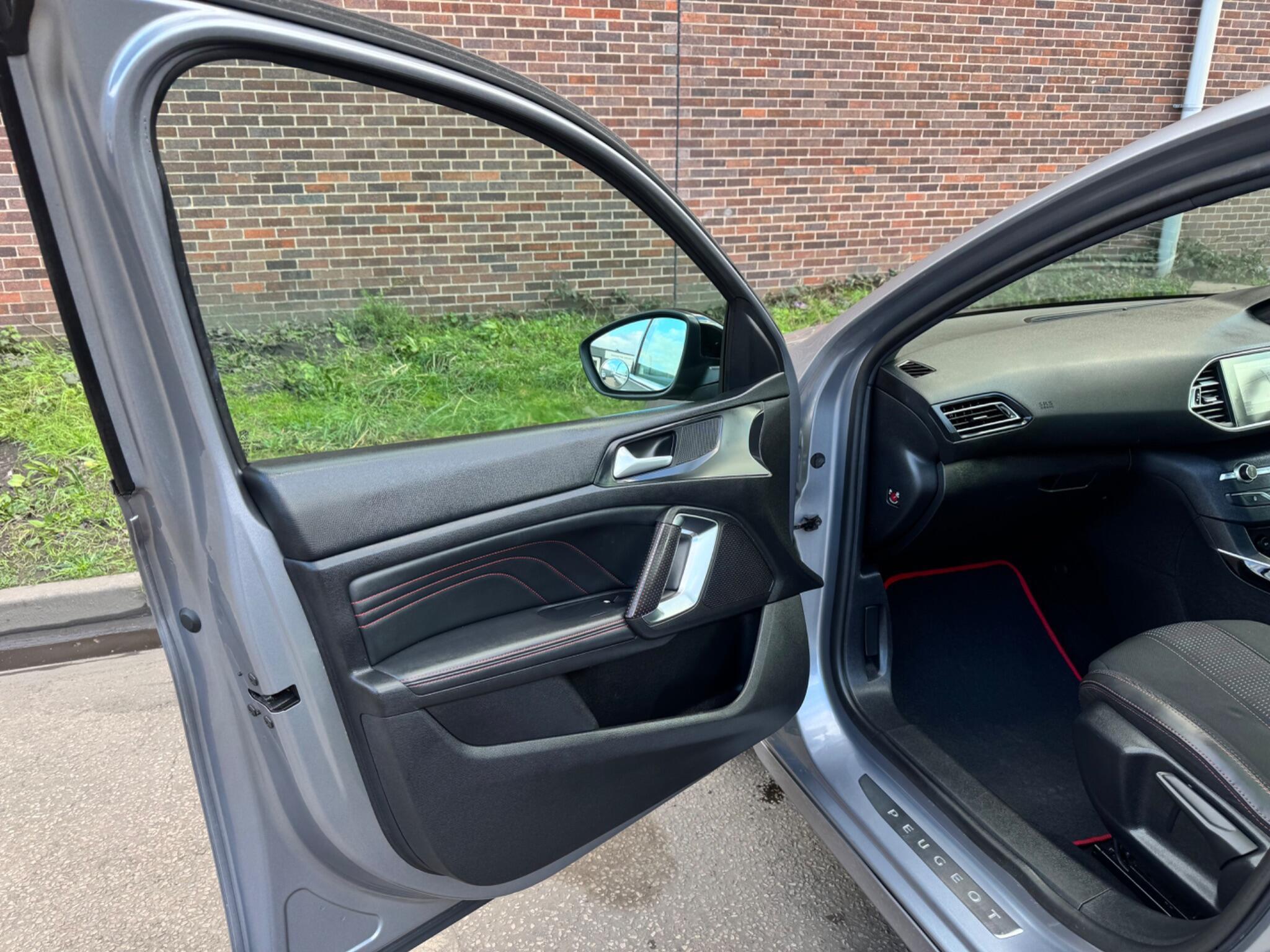 Peugeot 308 - Image 12