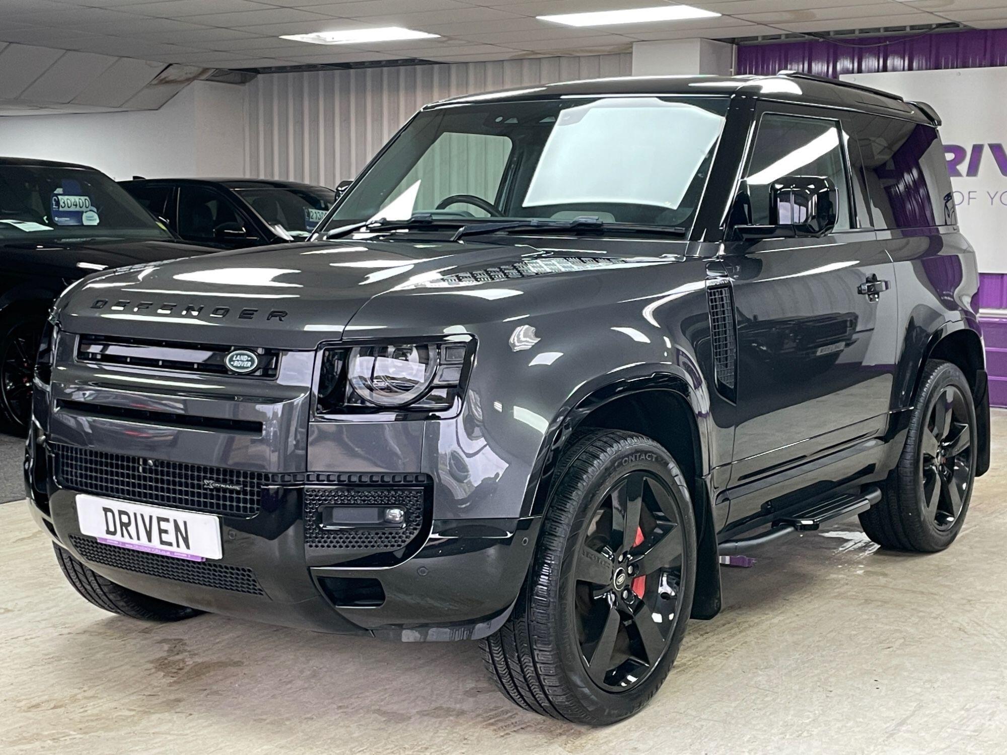 Land Rover Defender - Image 7
