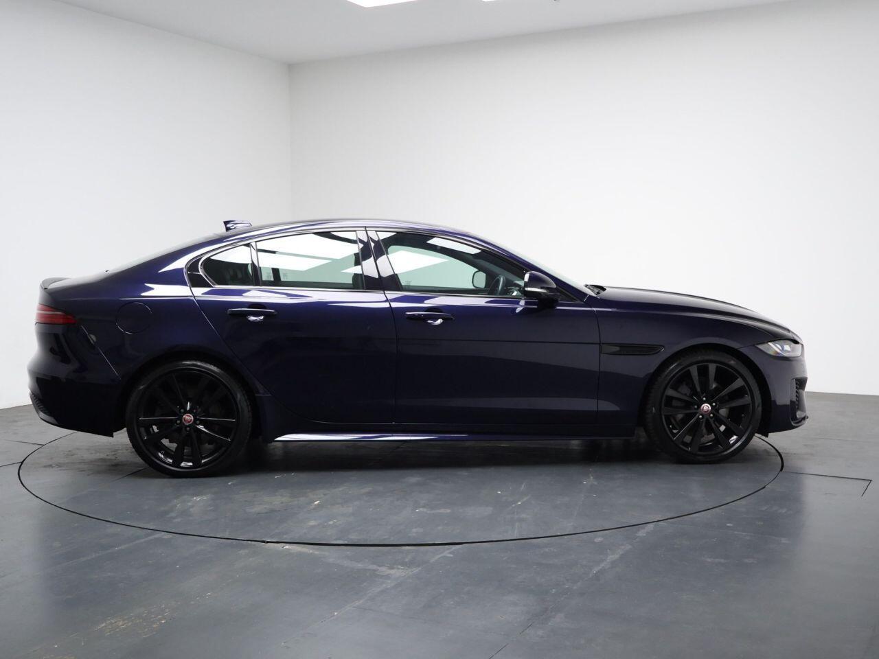 Jaguar XE - Image 14