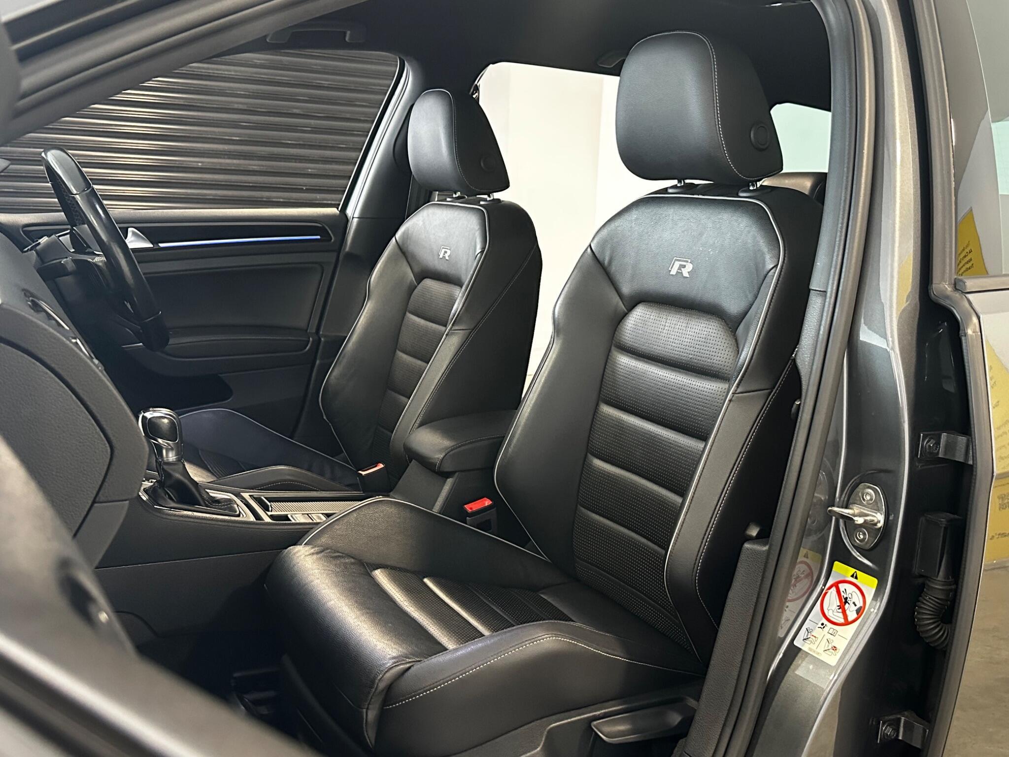 Volkswagen Golf - Image 12