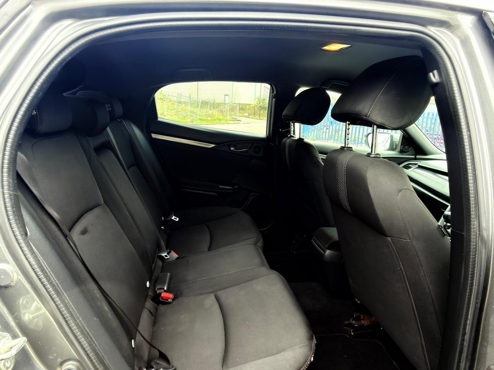 Honda Civic - Image 22