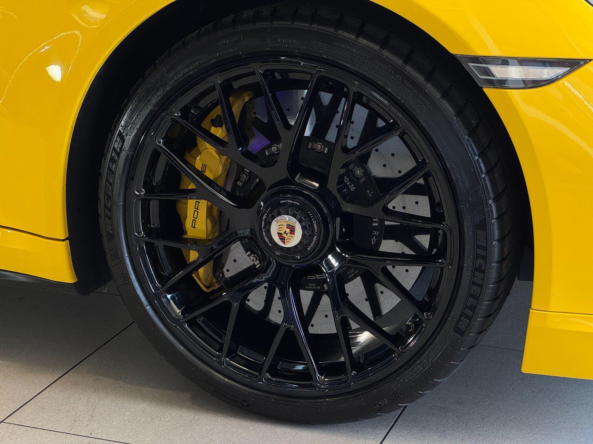 Porsche 911 - Image 3