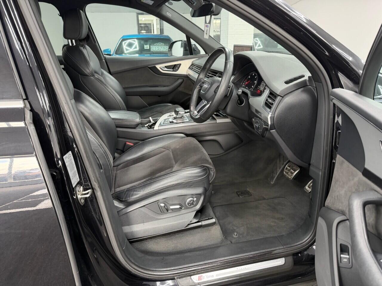 Audi Q7 - Image 13