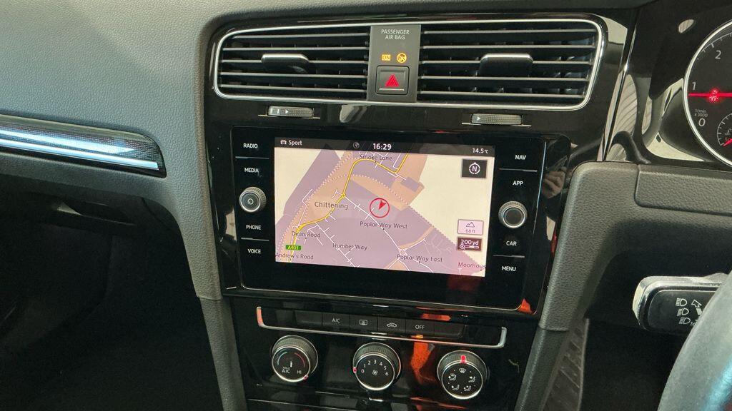 Volkswagen Golf - Image 2