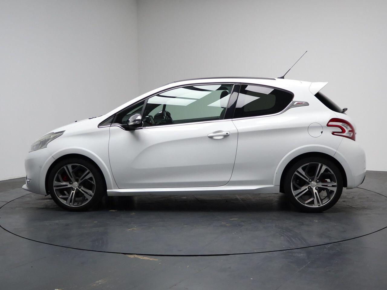 Peugeot 208 - Image 12