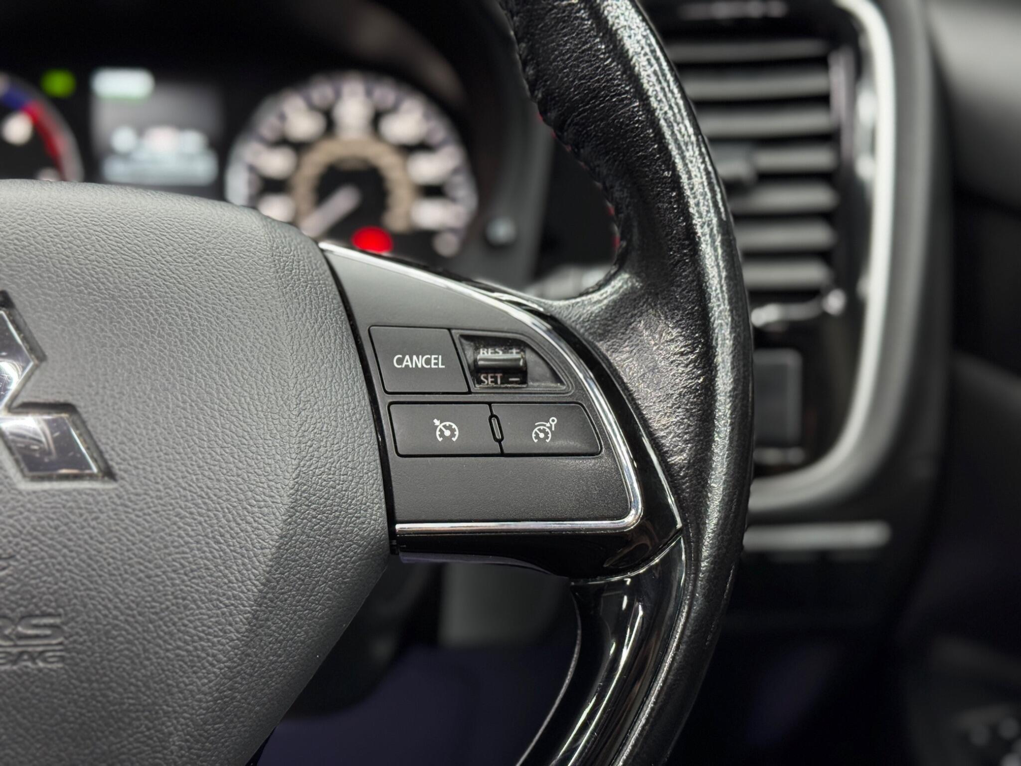 Mitsubishi Outlander - Image 21