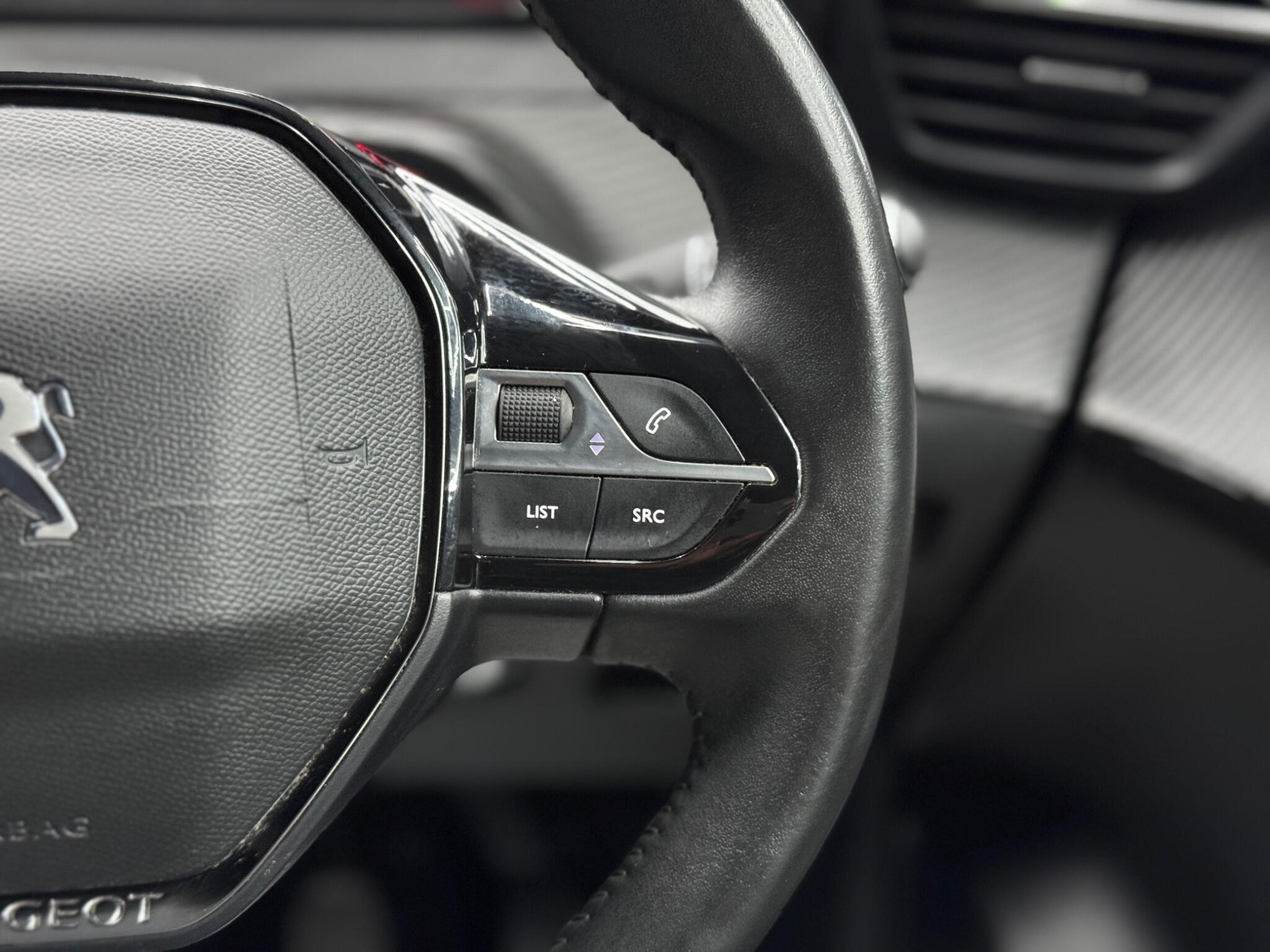 Peugeot 208 - Image 21