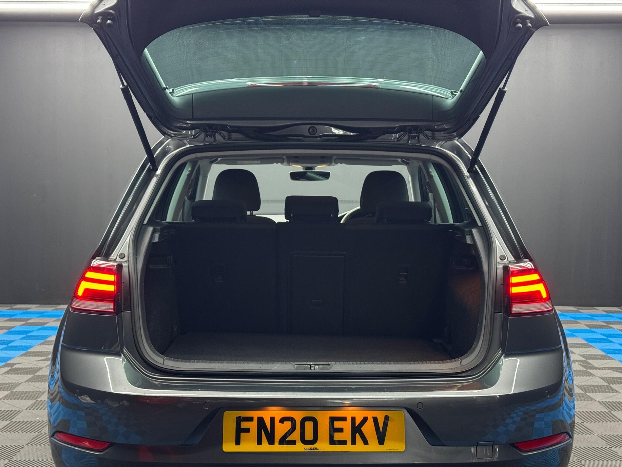 Volkswagen Golf - Image 38