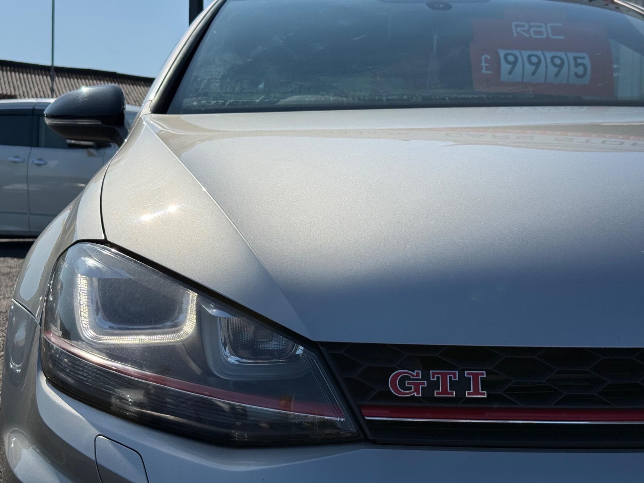 Volkswagen Golf - Image 4