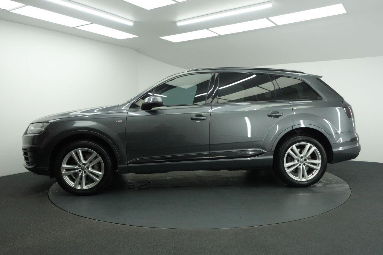 Audi Q7 - Image 8
