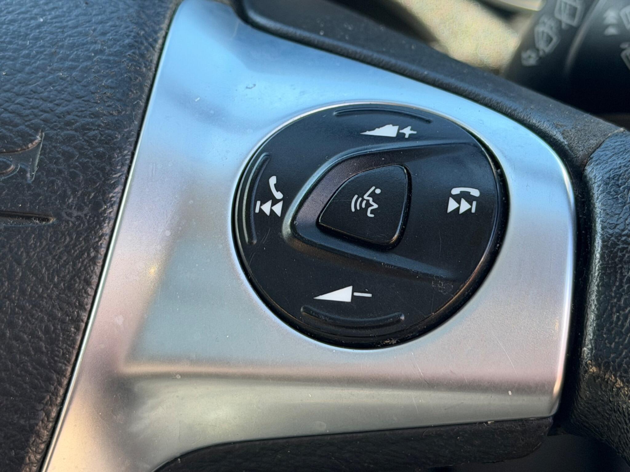 Ford Kuga - Image 24