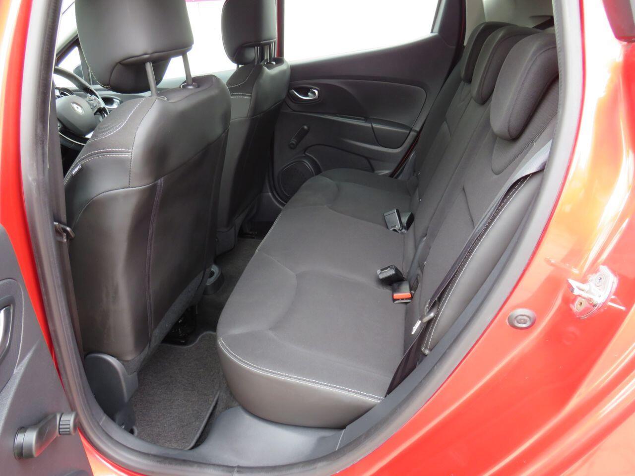 Renault Clio - Image 10