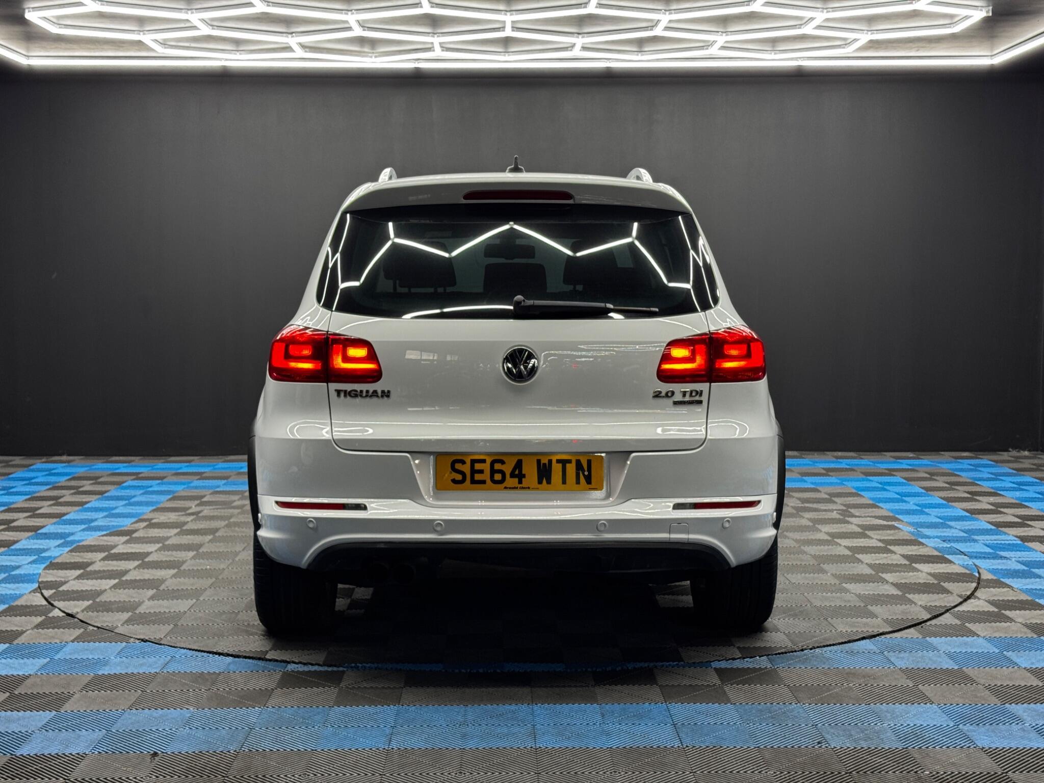 Volkswagen Tiguan - Image 6