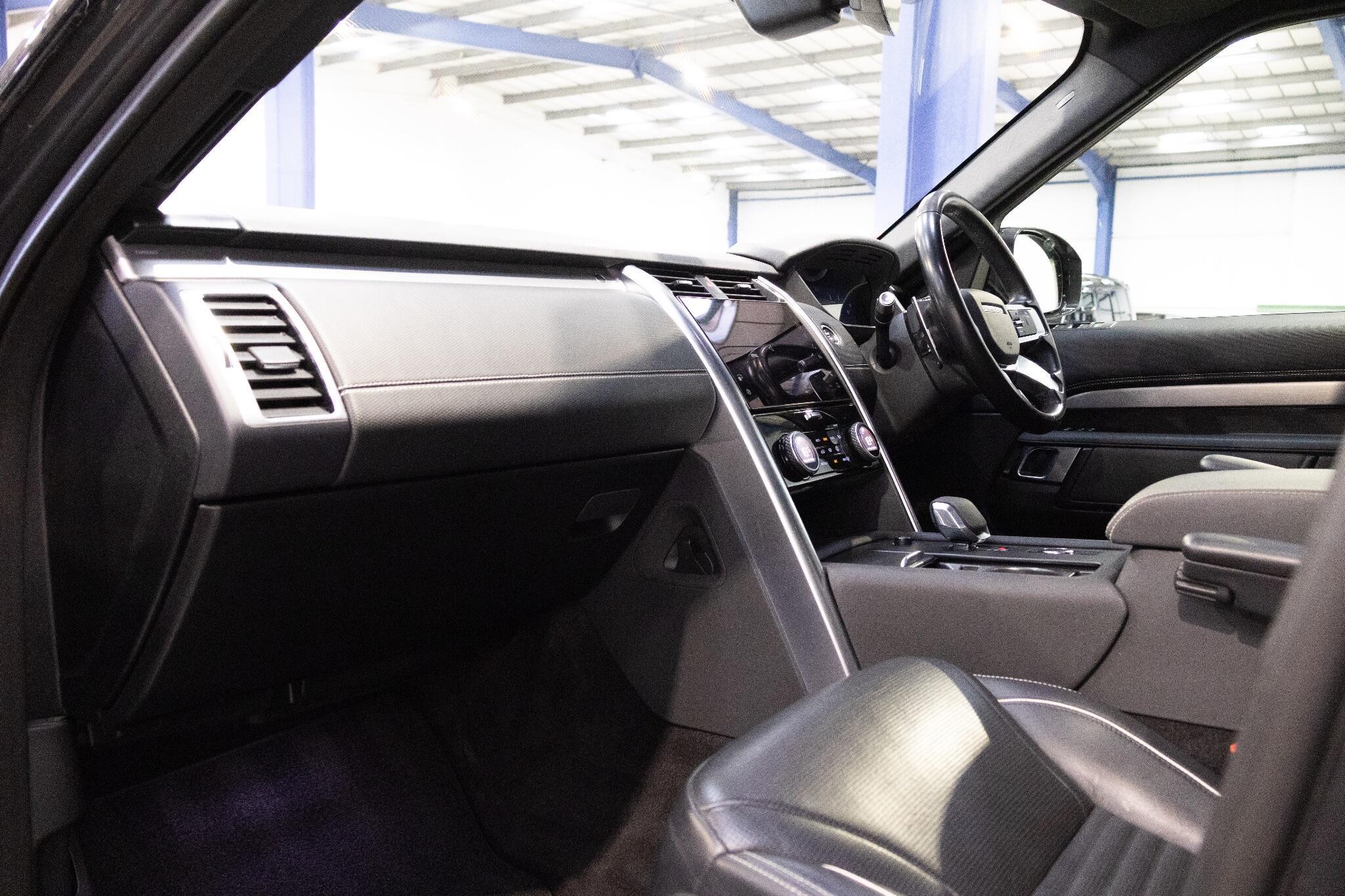 Land Rover Discovery - Image 14