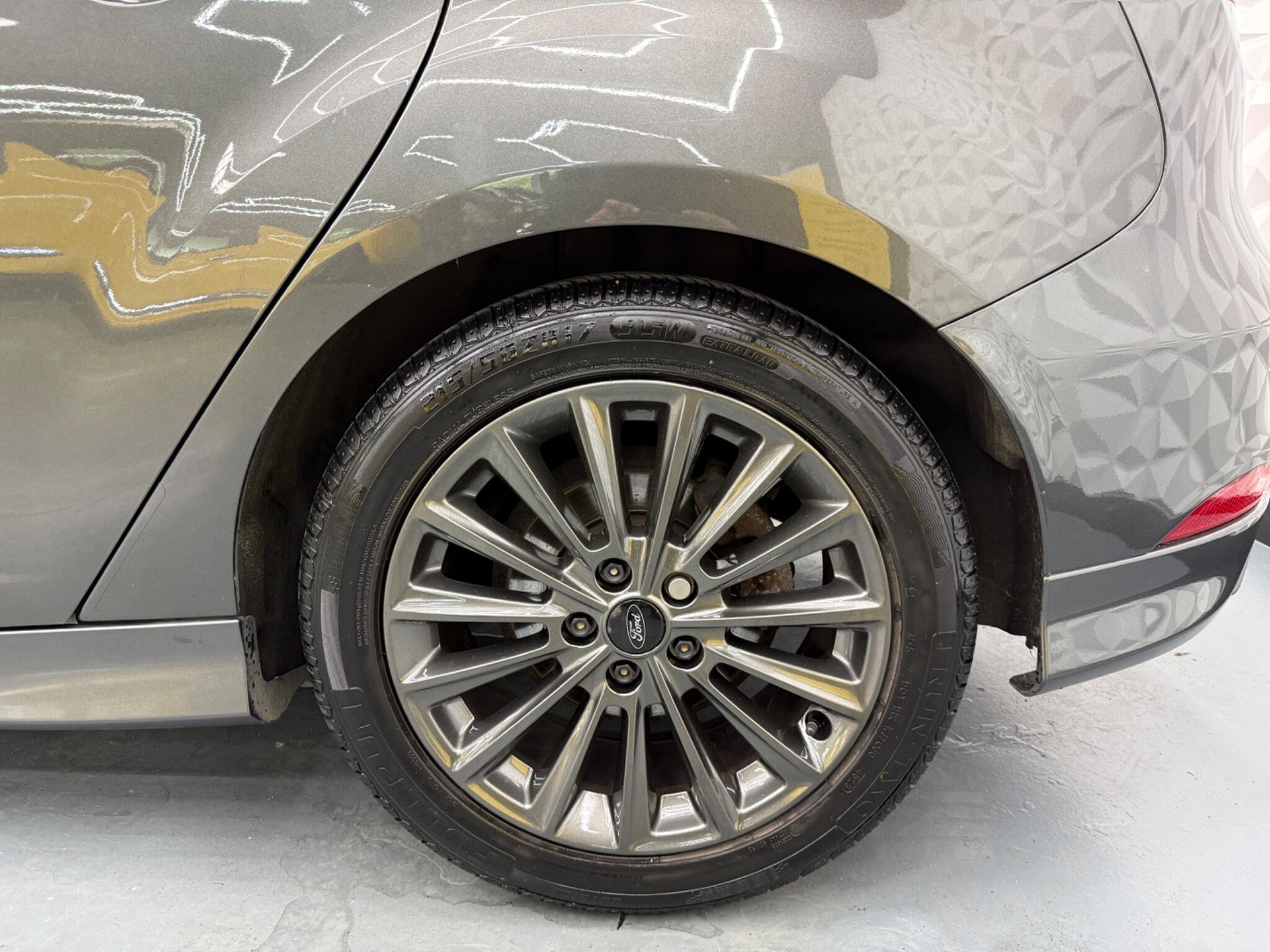Ford Focus - Image 8