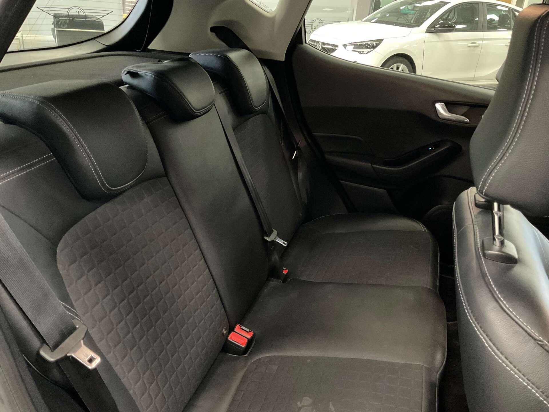 Ford Fiesta - Image 35