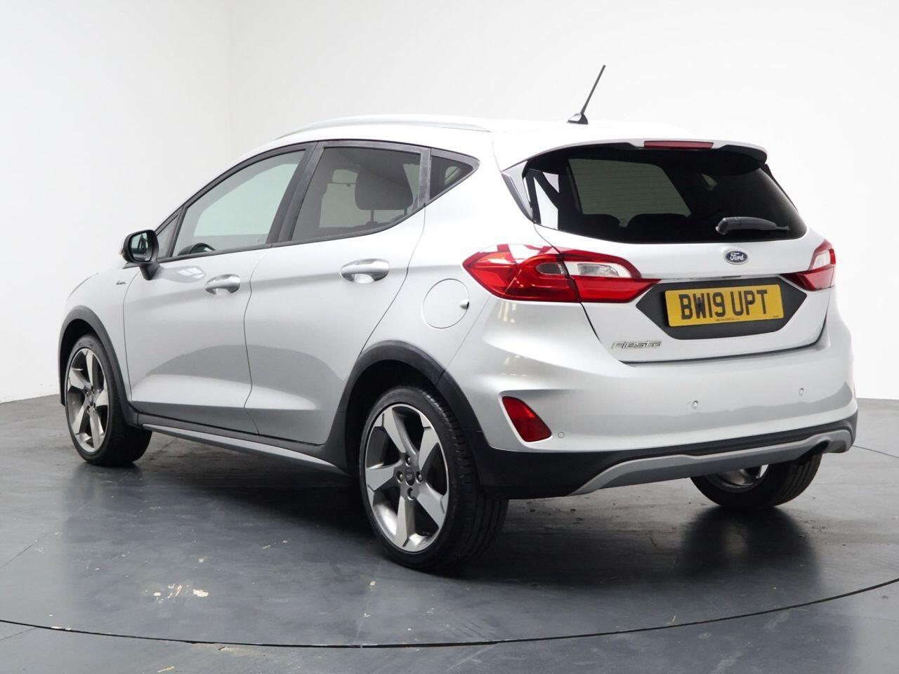Ford Fiesta - Image 9