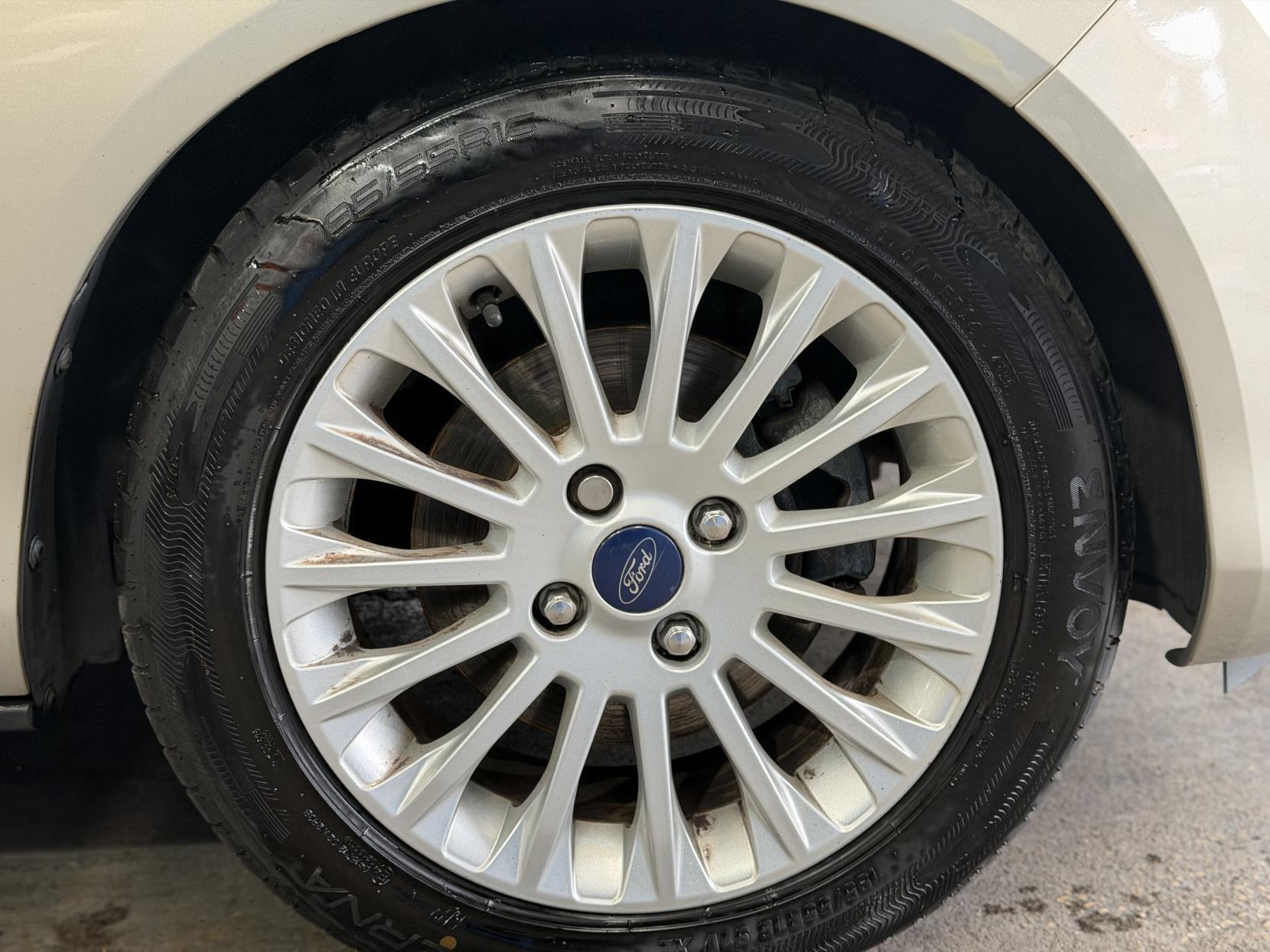Ford B-Max - Image 18