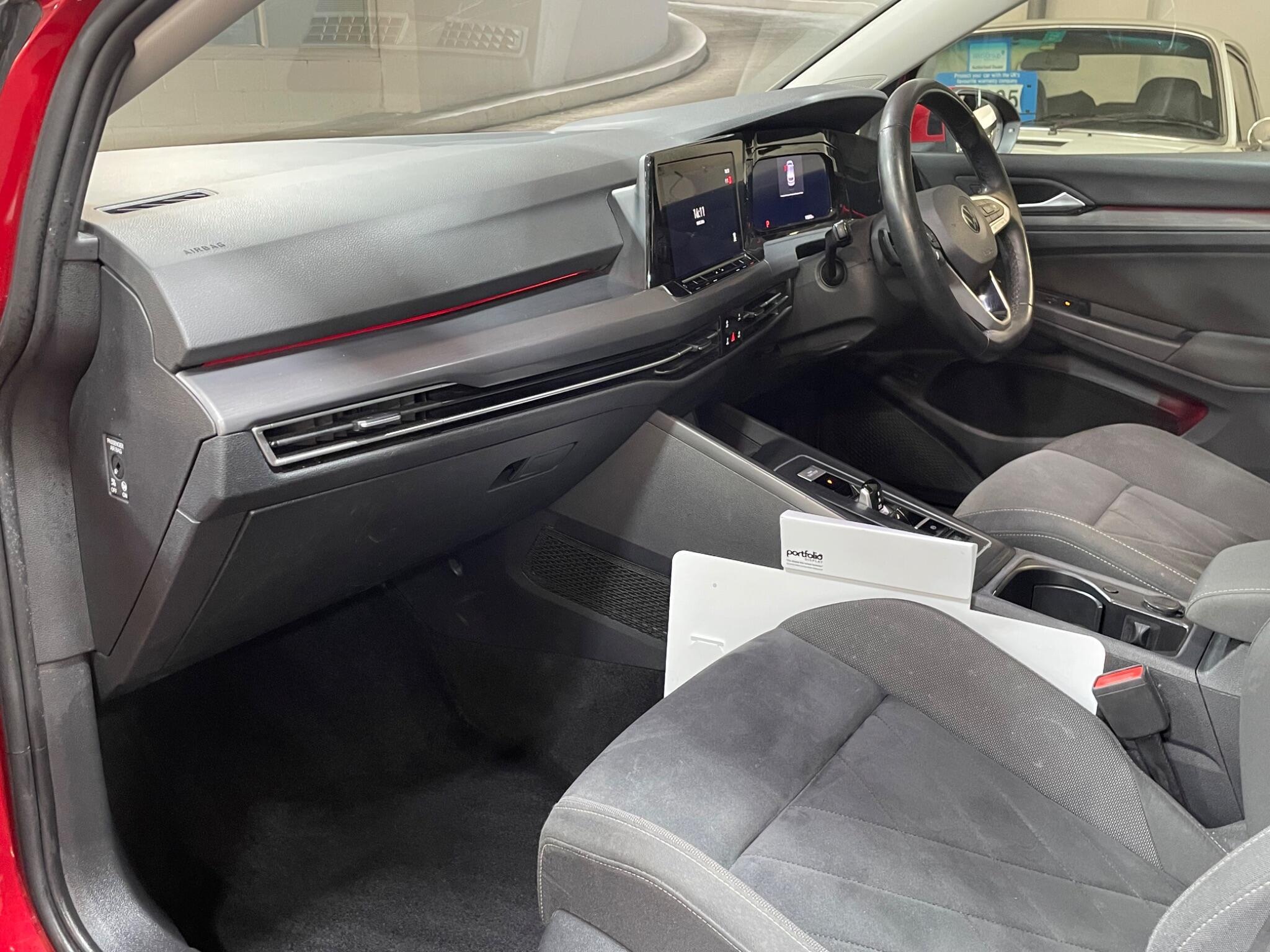 Volkswagen Golf - Image 10