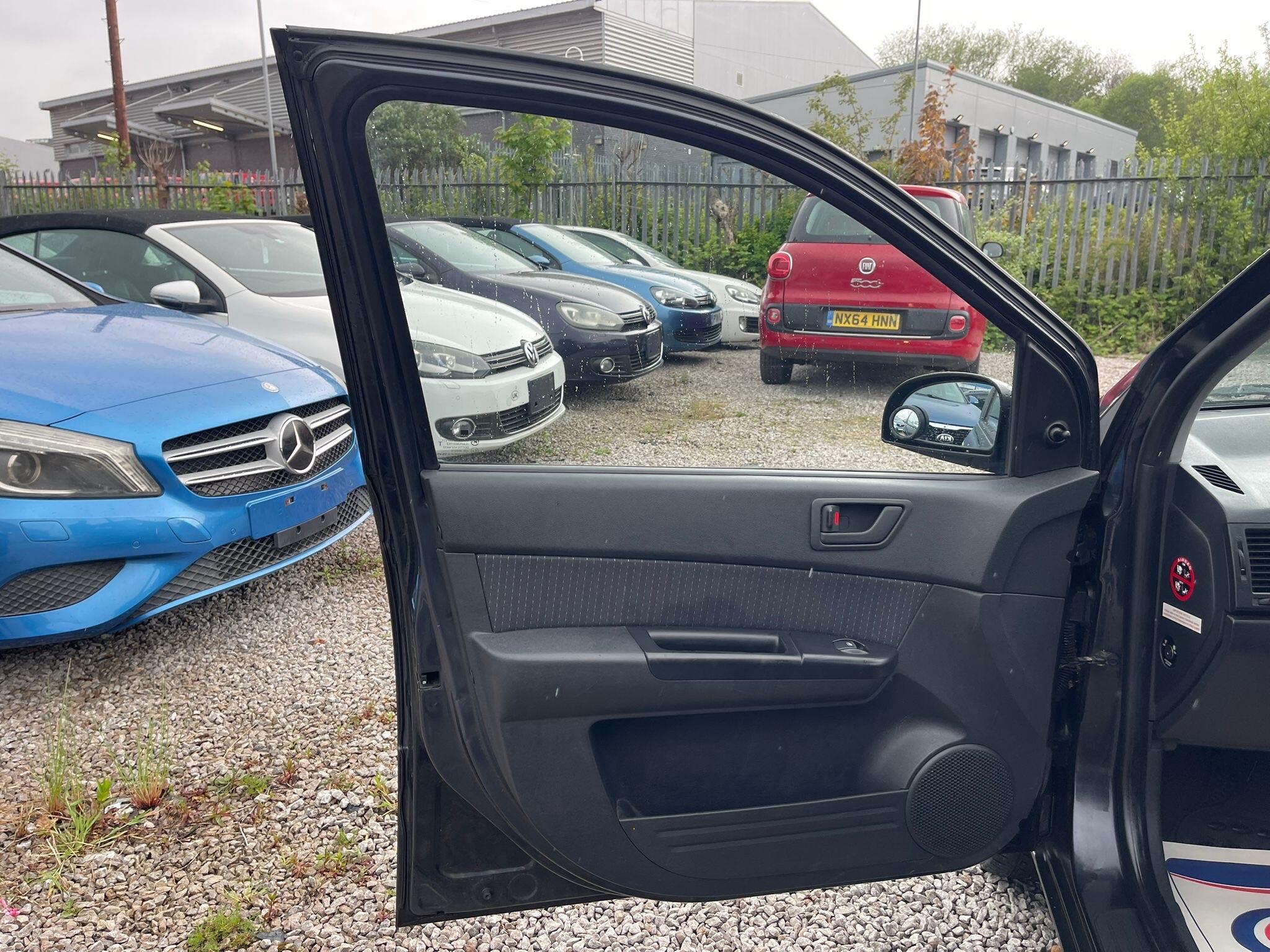 Hyundai Getz - Image 16