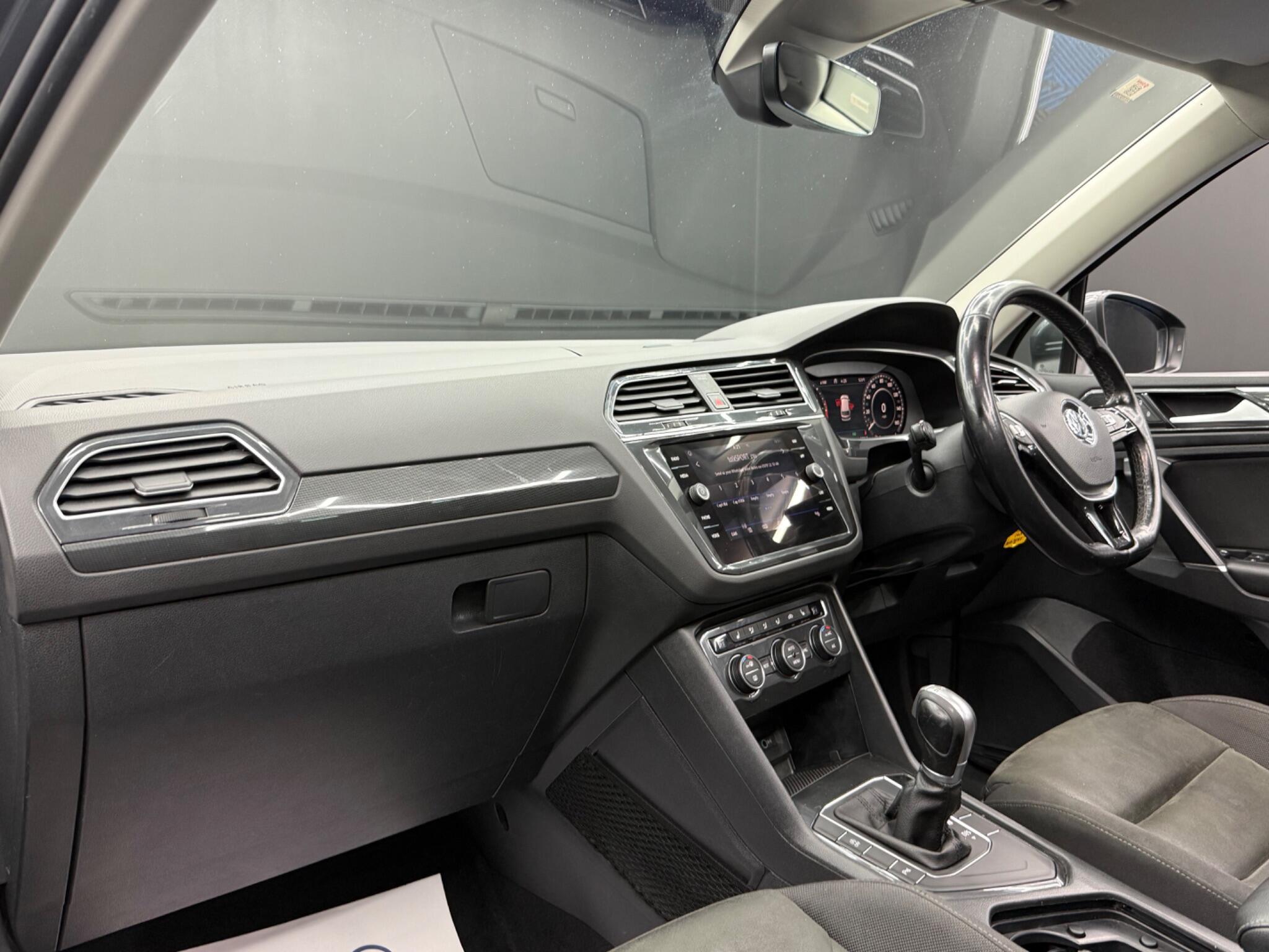Volkswagen Tiguan - Image 10