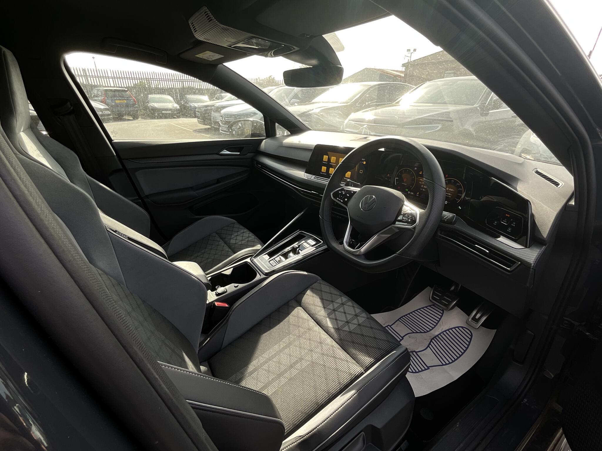 Volkswagen Golf - Image 7