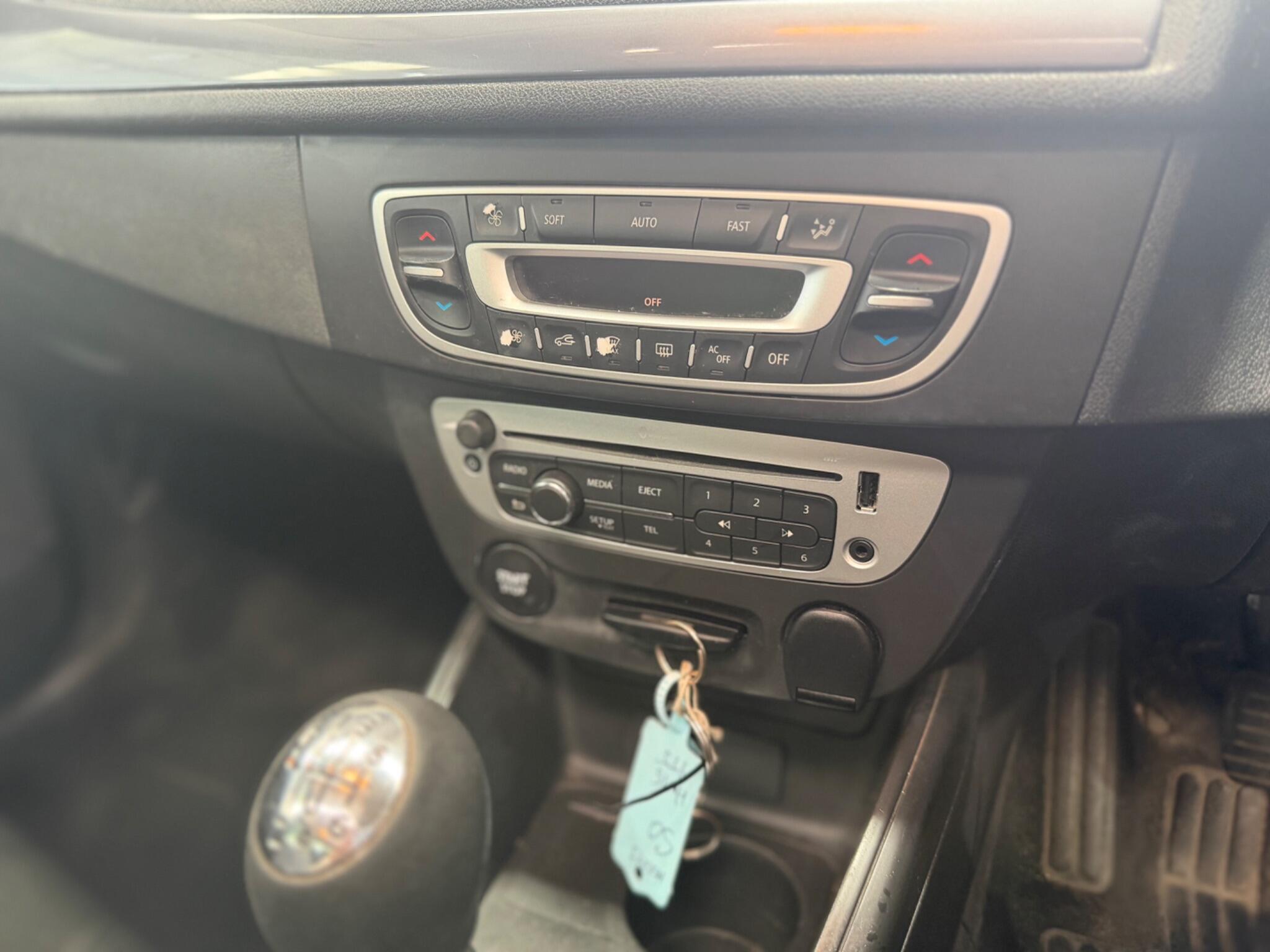 Renault Megane - Image 19
