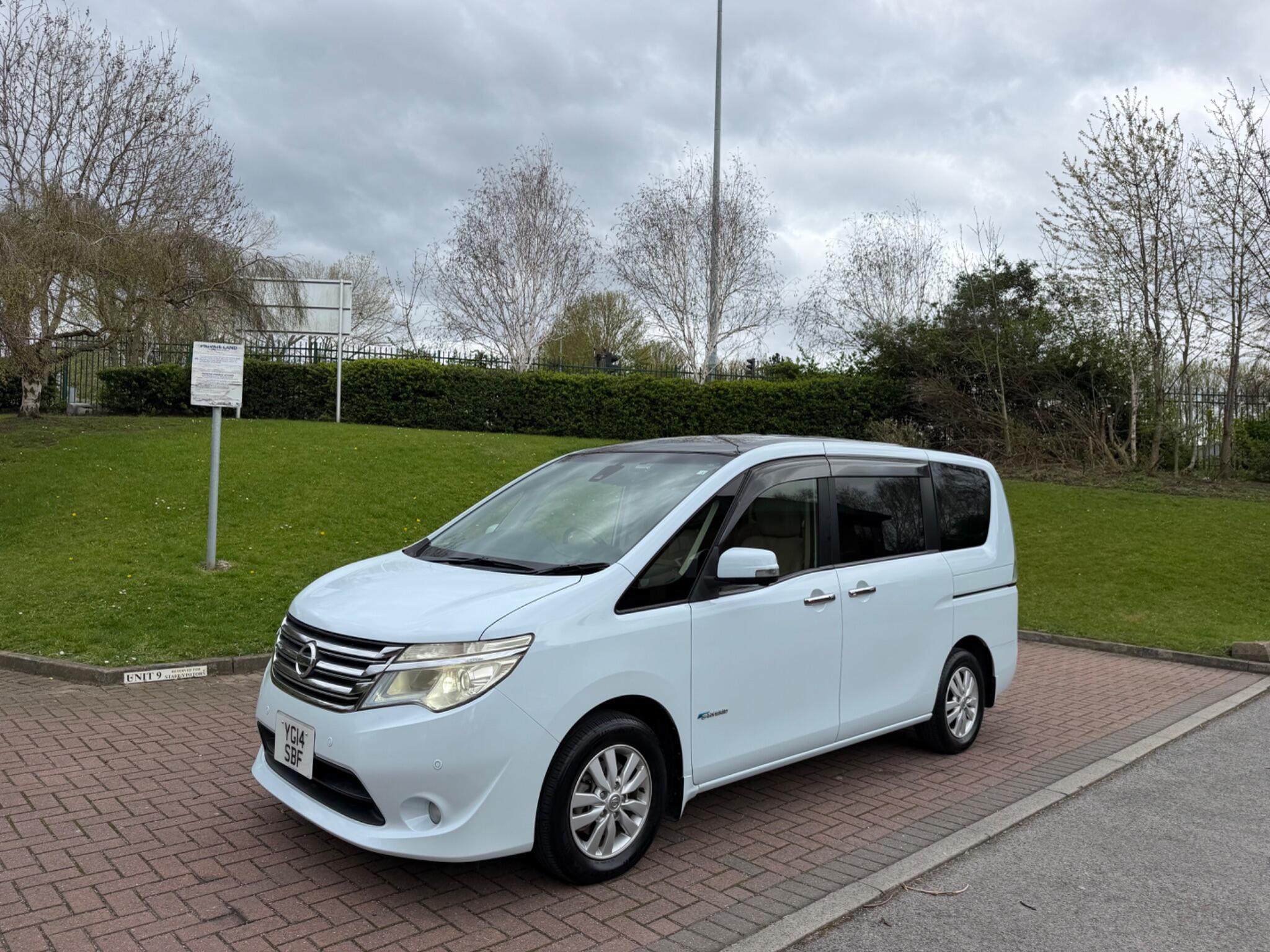 Nissan Serena - Image 14
